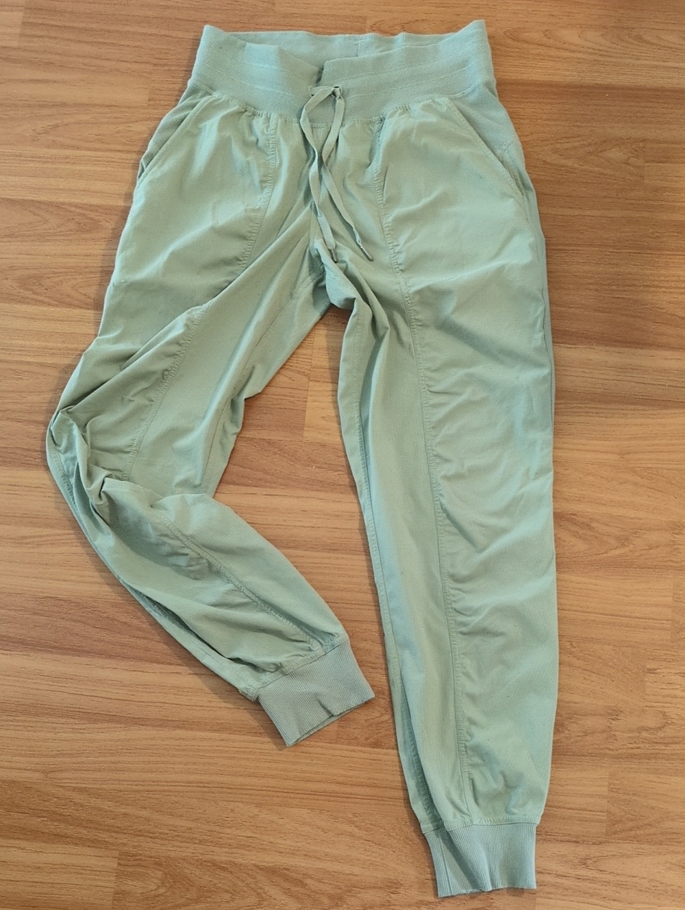 Lululemon Dance studio Jogger - Sage Green